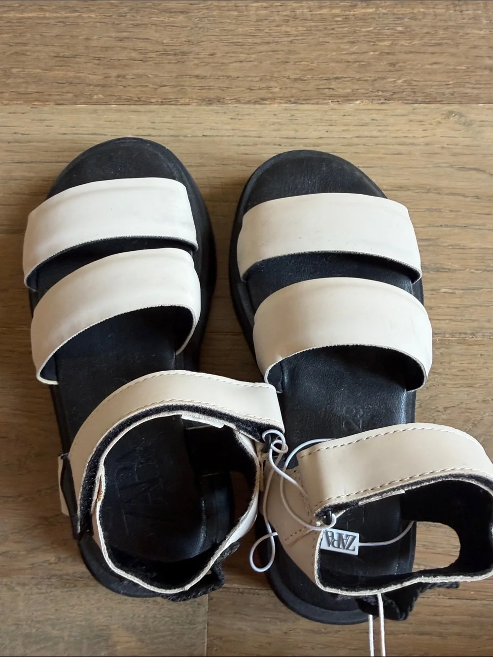 ZARA Kids Black Footbed White Strap Sandals 12C